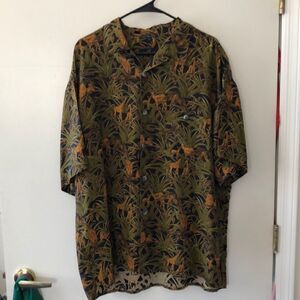 Gillio Short Sleeve Button Down size L gently used